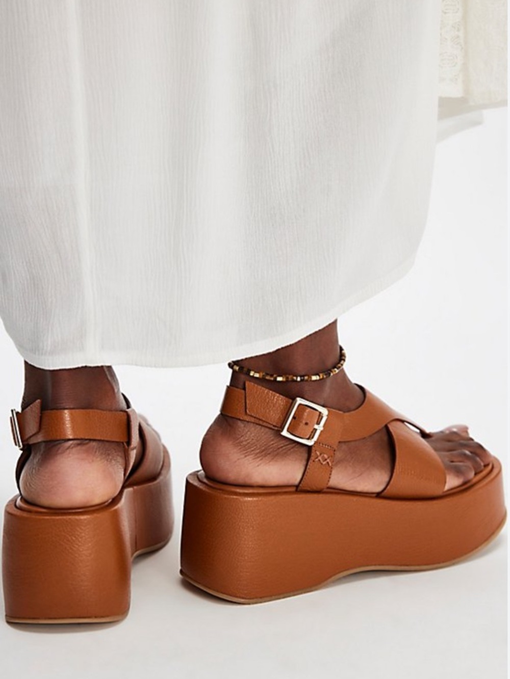 Holt Flatform Sandals
NWT
Color - cognac - Picture 3 of 7